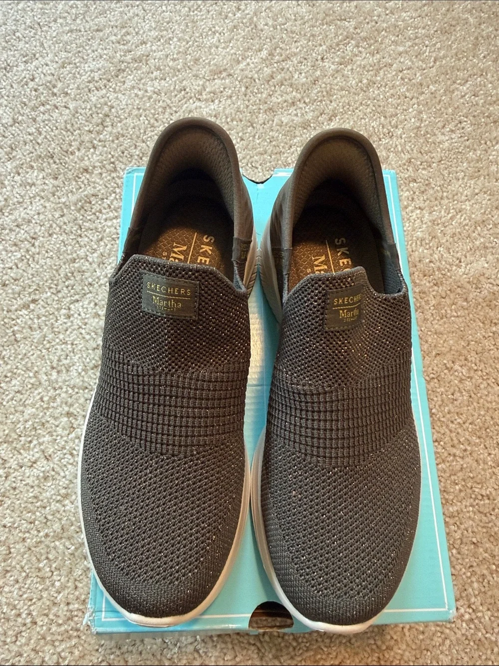 Skechers new box